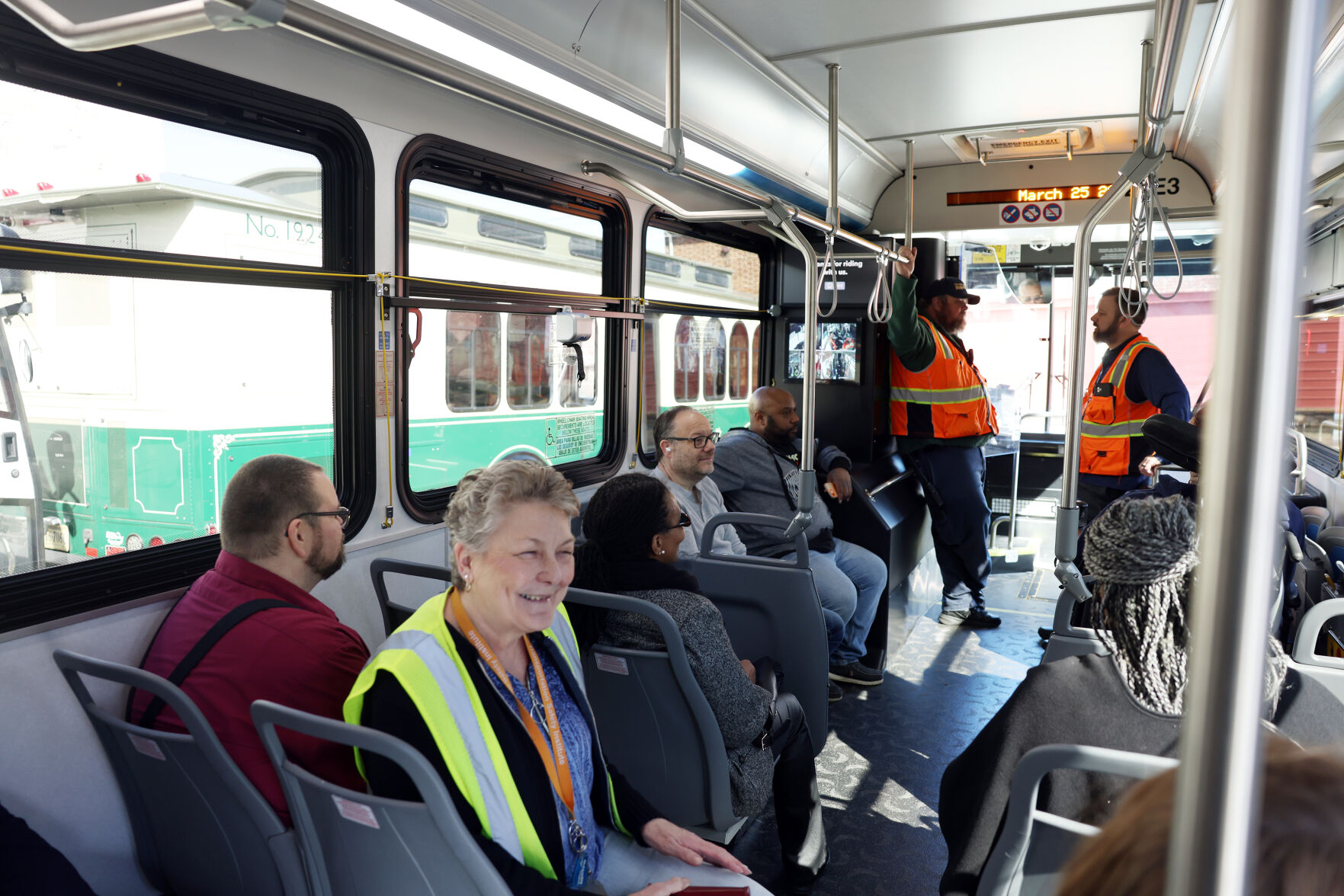 032625-roa-xx-electricbuses-02.JPG (copy)